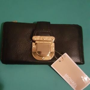 MICHAEL KOR BLACK LEATHER WALLET